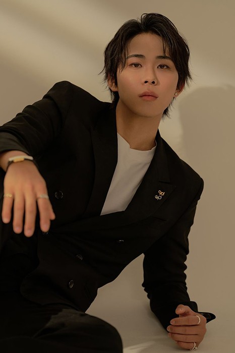 レオの宣材写真_0