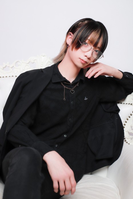 シンの宣材写真_1