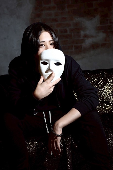 彩瀬莉夜の宣材写真_1