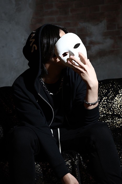 彩瀬莉夜の宣材写真_2