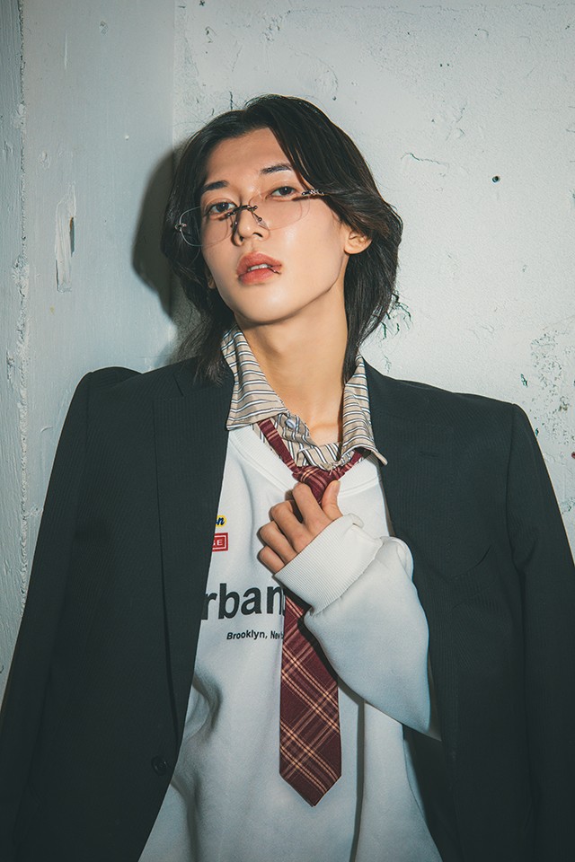 汐華 初流乃の宣材写真_0